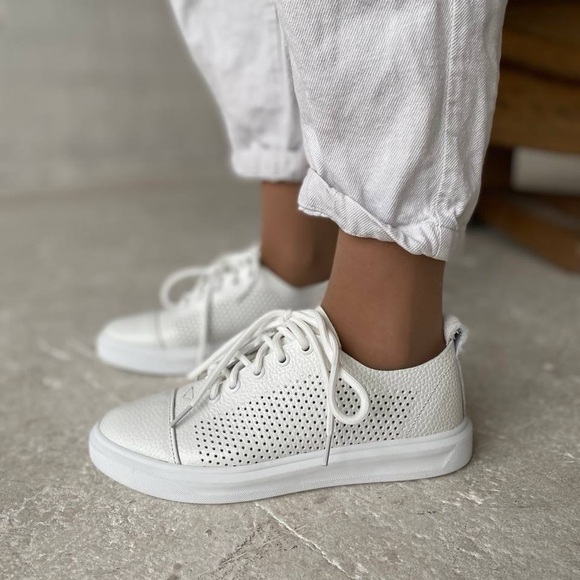 Sneakers - Picture 5 of 13